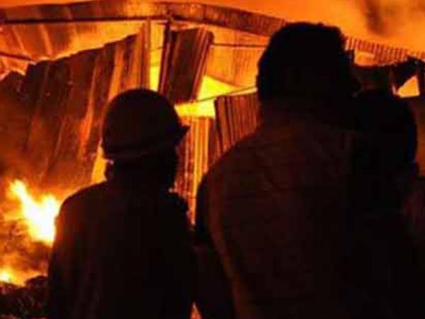 Kolkata Fire broke out in a chemical factory in Taratala Kolkata Fire broke out in a chemical factory in Taratala