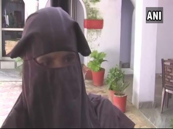 मुजफ्फरनगर: बंदूक के दम पर खेत में ले गए, पति के सामने किया गैंगरेप मुजफ्फरनगर: बंदूक के दम पर खेत में ले गए, पति के सामने किया गैंगरेप