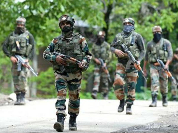 हथियारों की कमी से जूझ रही है इंडियन आर्मी, न मशीनगन है, ना ही राइफल, स्नाइपर गन हथियारों की कमी से जूझ रही है इंडियन आर्मी, न मशीनगन है, ना ही राइफल, स्नाइपर गन