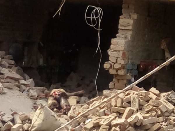 Buildings collapsed in blast, many trapped in Kanpur area Buildings collapsed in blast, many trapped in Kanpur area