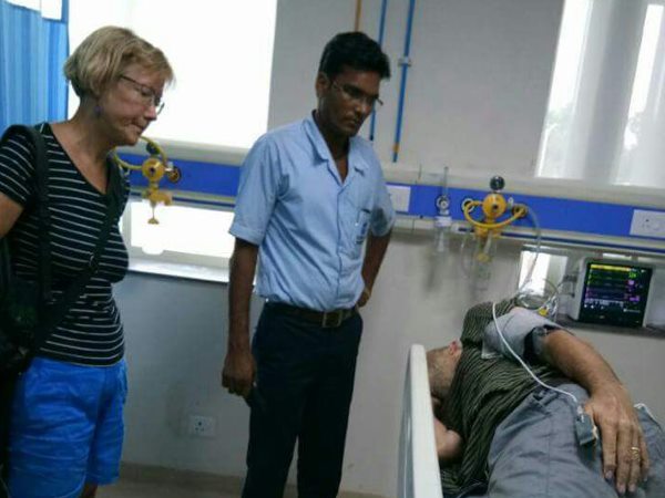 टीकमगढ़ के ओरछा में सेल्फी लेते समय लक्ष्मी मंदिर से गिरा विदेशी पर्यटक टीकमगढ़ के ओरछा में सेल्फी लेते समय लक्ष्मी मंदिर से गिरा विदेशी पर्यटक