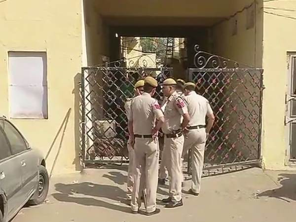 Sensation: 5 people, including 4 women in Shahdara's Mansarovar Park are murdered brutally Sensation: 5 people, including 4 women in Shahdara's Mansarovar Park are murdered brutally