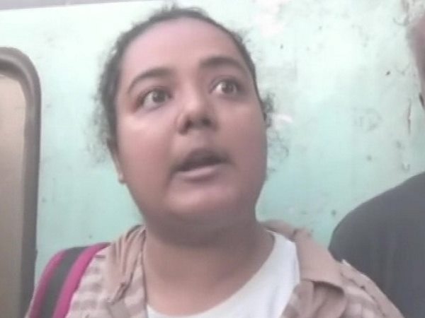 पुणे जम्मू तवी झेलम एक्सप्रेस में 6 घंटे मचा लूट का तांडव, मदद को नहीं आया कोई पुणे जम्मू तवी झेलम एक्सप्रेस में 6 घंटे मचा लूट का तांडव, मदद को नहीं आया कोई