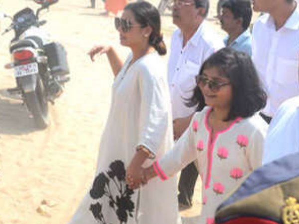 Bollywood Actress Rani Mukherjee in Allahabad, See Pictures Bollywood Actress Rani Mukherjee in Allahabad, See Pictures