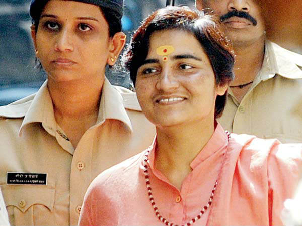 बिंदास जिंदगी छोड़ साध्वी बन गईं प्रज्ञा