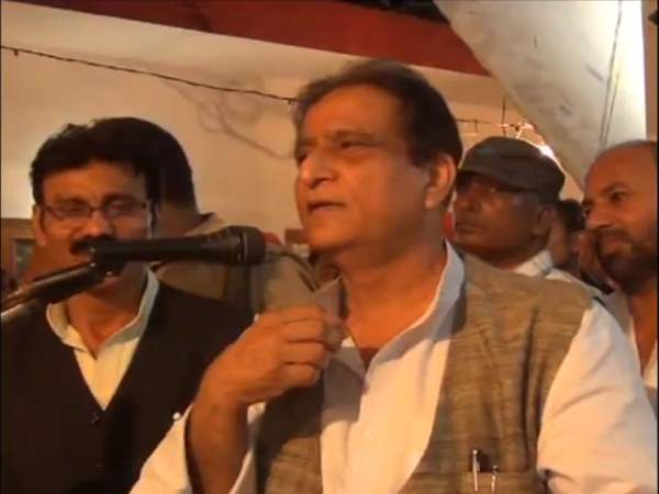 सेल्फी की वजह से रोजाना 3 हजार लोगों की मौत, PM मोदी जिम्मेदार: आजम खां सेल्फी की वजह से रोजाना 3 हजार लोगों की मौत, PM मोदी जिम्मेदार: आजम खां