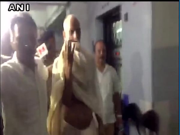 बलात्कार के आरोप में आचार्य शांतिसागर महाराज गिरफ्तार बलात्कार के आरोप में आचार्य शांतिसागर महाराज गिरफ्तार