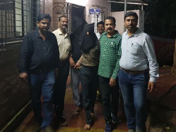 रवि पुजारी गैंग के दो शार्प शूटर गिरफ्तार, बिल्डर से 10 करोड़ की वसूली के मामले में कार्रवाई रवि पुजारी गैंग के दो शार्प शूटर गिरफ्तार, बिल्डर से 10 करोड़ की वसूली के मामले में कार्रवाई