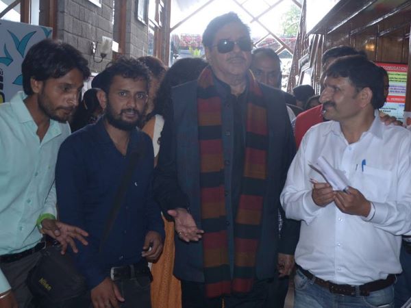 Shatrughna Sinha targets Modi from praise of Yashwant Sinha Shatrughna Sinha targets Modi from praise of Yashwant Sinha