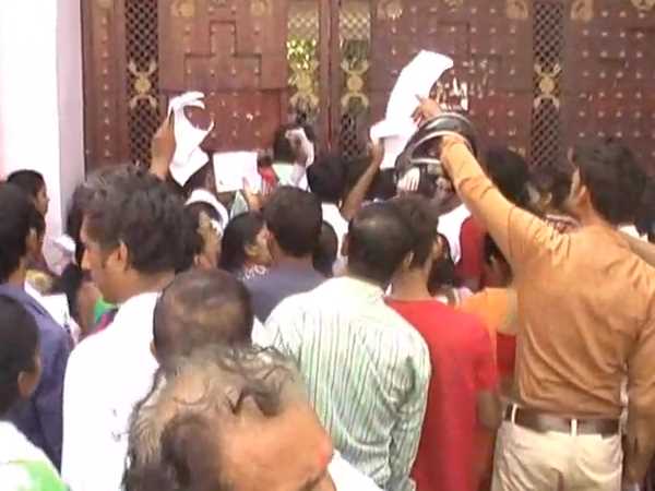 Students agitated when they stopped to give UPTET Exam Students agitated when they stopped to give UPTET Exam