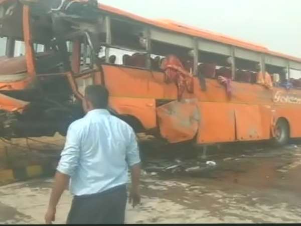 Several students form himachal pradesh injured in bus accident on Yamuna Express highway near Agra Several students form himachal pradesh injured in bus accident on Yamuna Express highway near Agra