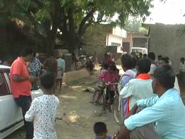 गांव में नहीं आती हैं जनप्रतिनिधि