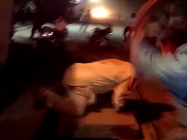 रोजा मंडी धान बेचने आया था किसान