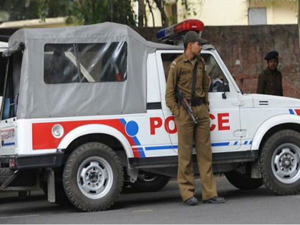 पुलिस ने किया गिरफ्तार
