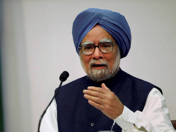 मनमोहन बोले- सरकार के पास फैन्सी नारे, पॉलिसी का बैकअप नहीं मनमोहन बोले- सरकार के पास फैन्सी नारे, पॉलिसी का बैकअप नहीं