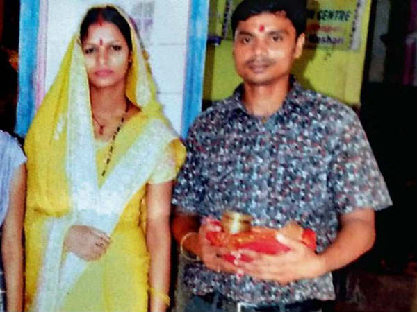 कंपनी में काम करने वाली एक लड़की से हुआ प्यार