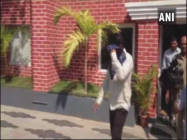 दूसरी महिला से शादी की तैयारी में वेंकेट