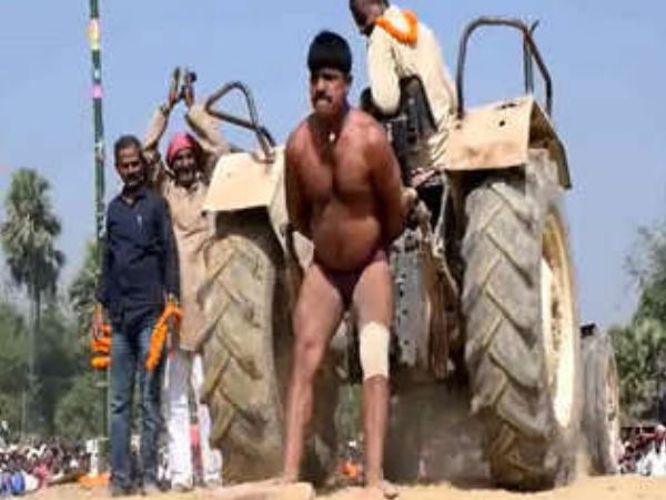 Punjab's wrestler showed feat in Bihar, people shocked Punjab's wrestler showed feat in Bihar, people shocked