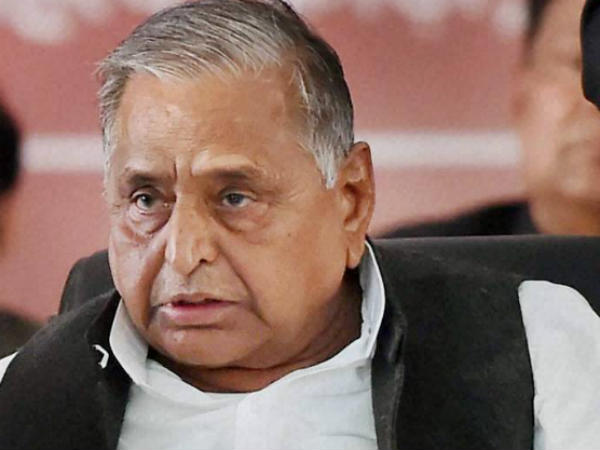 अयोध्या में गोली चलवाने पर मुलायम के खिलाफ सुप्रीम कोर्ट में याचिका अयोध्या में गोली चलवाने पर मुलायम के खिलाफ सुप्रीम कोर्ट में याचिका