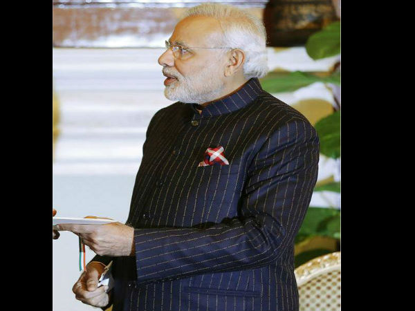 मोदी सूट के चर्चे