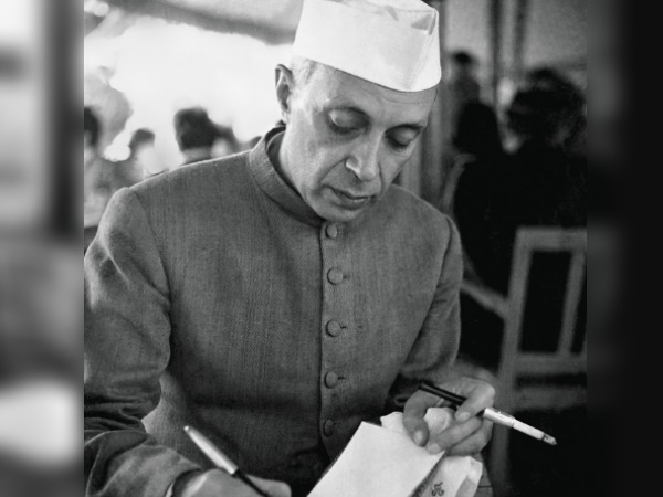 नेहरू ने लिखी हैं कई किताबें
