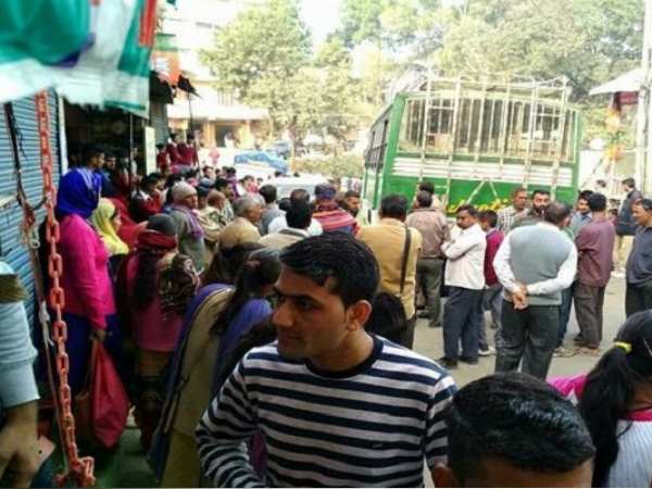 मौके पर पहुंचे आलाधिकारी