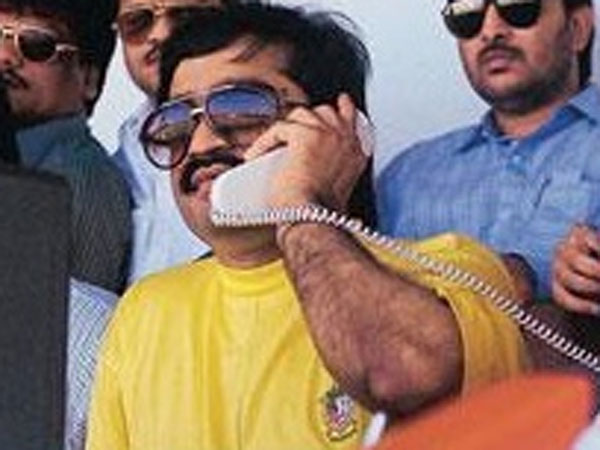 कराची से आया फोन