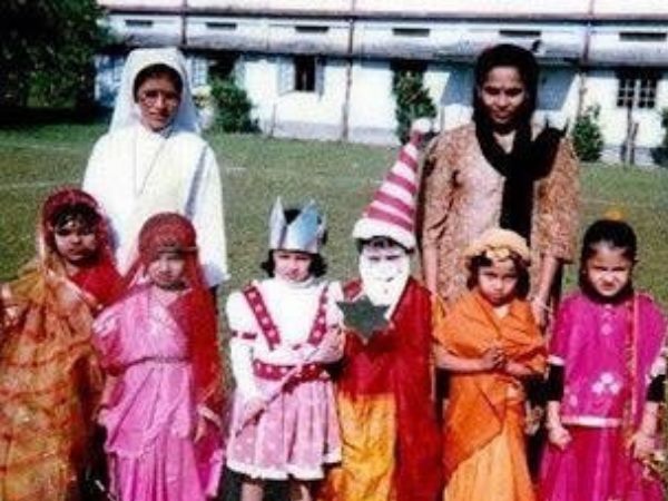 उसी स्कूल में दाखिला लिया था, जहां साक्षी पढ़ा करती थीं