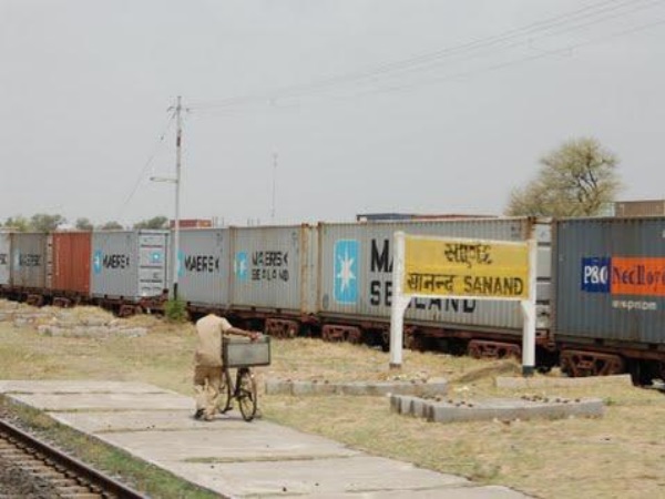 12,000 नमक श्रमिक इस उद्योग पर निर्भर