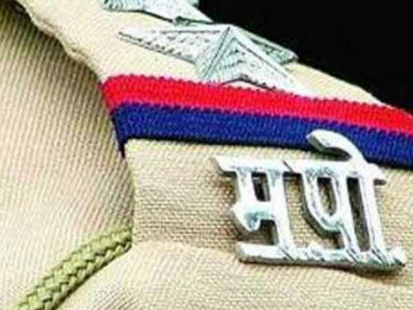 बुजुर्ग को किया पुलिस के हवाले