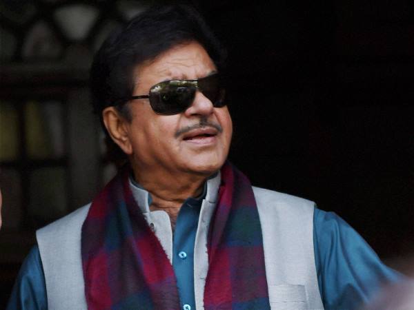 Babul Supriyo tweet that Shatrughan Sinha content against BJP on TMC ticket in Lok sabha Election 2019 Babul Supriyo tweet that Shatrughan Sinha content against BJP on TMC ticket in Lok sabha Election 2019