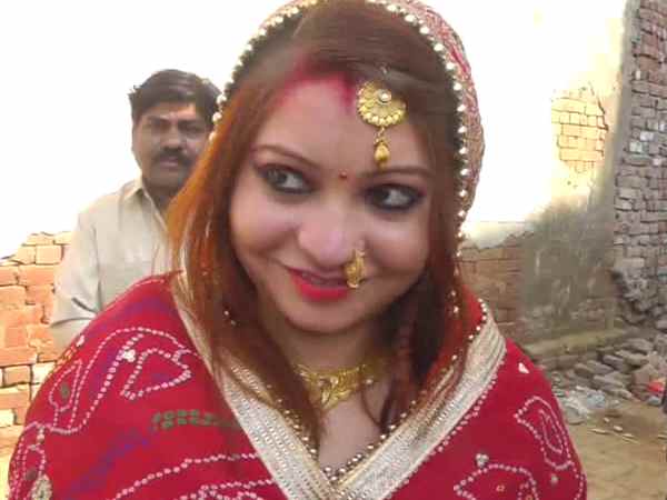 दुल्हन ने कहा, पहले वोट डालूंगी