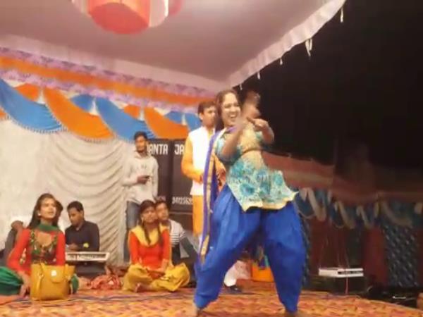 निर्दलीय प्रत्याशी ने कराया आयोजन