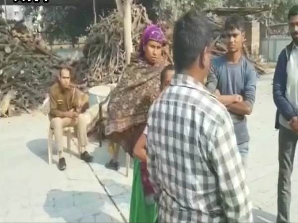 पति बदल रहा बयान