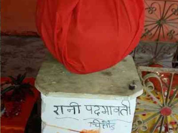 चितौड़ से संभल कैसे पहुंचा?