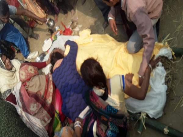 हाइटेंशन लाइन की चपेट में आया युवक