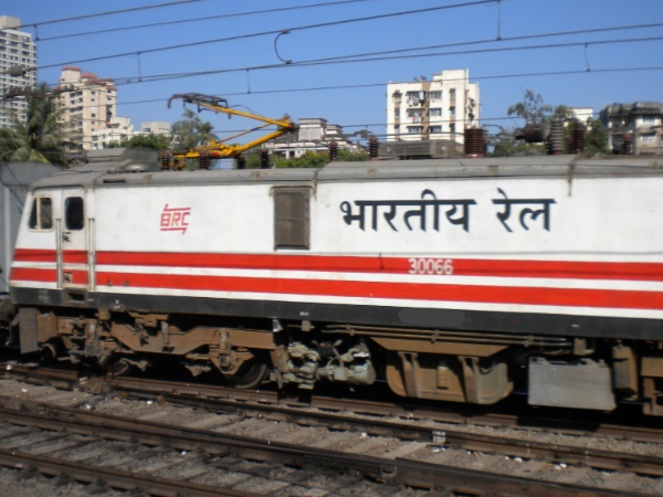 विश्लेषक बोले रोजगार संकट का स्पष्ट संकेत है