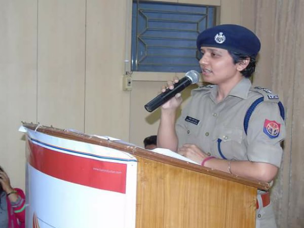कैलिफोर्निया मिलाना पड़ा फोन