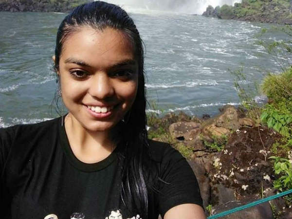 लाइक और कमेंट देखते ही पिटाई शुरू