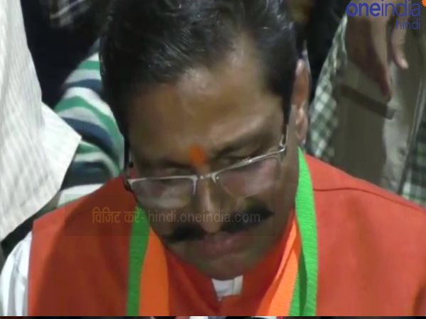 छोटे भाई की पत्नी भी लड़ रही हैं चुनाव
