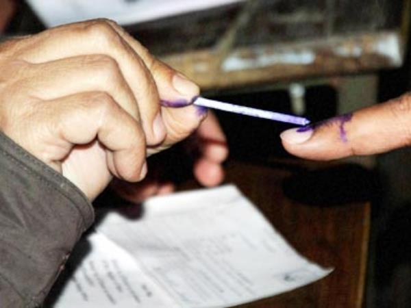 Uttar Pradesh civic body elections:निकाय चुनावों के द्वितीय चरण के लिए मतदान शुरू Uttar Pradesh civic body elections:निकाय चुनावों के द्वितीय चरण के लिए मतदान शुरू