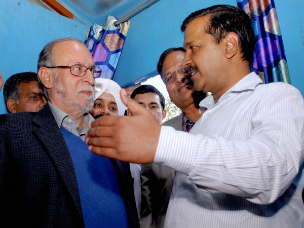 दिल्ली सरकार और एलजी के बीच जंग, सुप्रीम कोर्ट में सुनवाई शुरू दिल्ली सरकार और एलजी के बीच जंग, सुप्रीम कोर्ट में सुनवाई शुरू