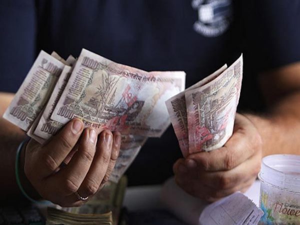 नोटबंदी के एक साल पूरा होने पर आठ नवंबर को मोदी सरकार एक खास प्रतियोगिाता आयोजित करा रही है। इस कॉम्पिटीशन में जीतने वाले को दो लाख रुपए का इनाम मिलेगा। नोटबंदी के एक साल पूरा होने पर आठ नवंबर को मोदी सरकार एक खास प्रतियोगिाता आयोजित करा रही है। इस कॉम्पिटीशन में जीतने वाले को दो लाख रुपए का इनाम मिलेगा।