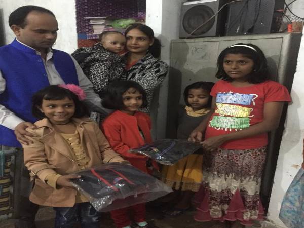 Daughter's birthday celebrated by giving clothes to orphans Daughter's birthday celebrated by giving clothes to orphans