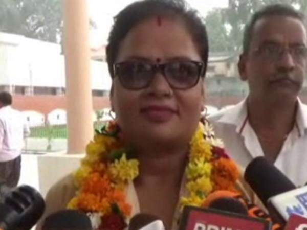 BJP female leader filed nomination against party candidate in Aligarh civic election BJP female leader filed nomination against party candidate in Aligarh civic election