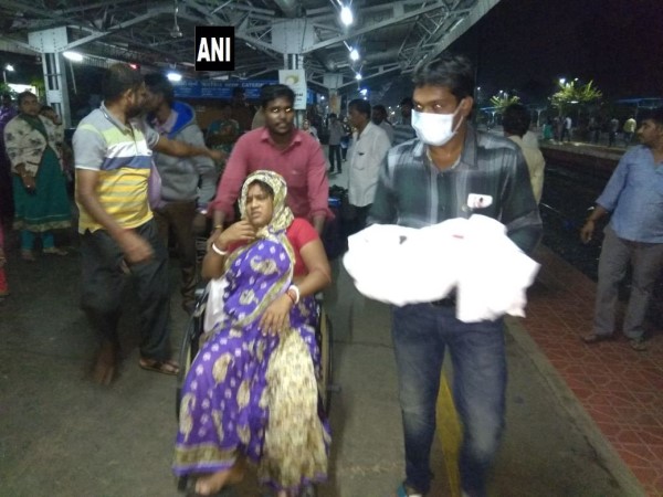 Woman gave birth to a child at Nellore railway station in Andhra Pradesh Woman gave birth to a child at Nellore railway station in Andhra Pradesh