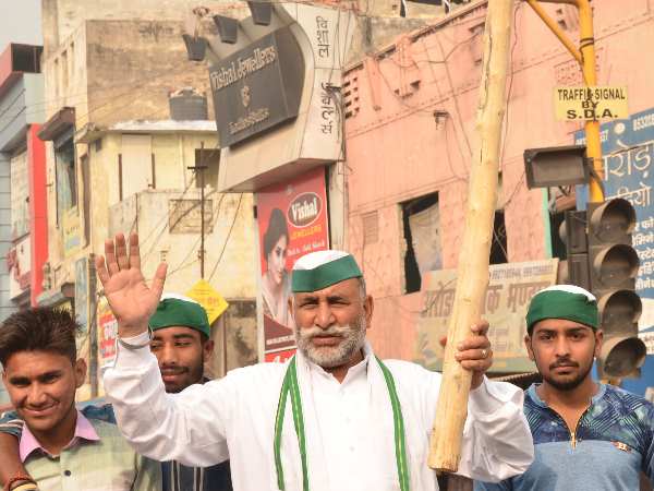 Clash between farmers and police on sugarcane in Saharanpur Clash between farmers and police on sugarcane in Saharanpur