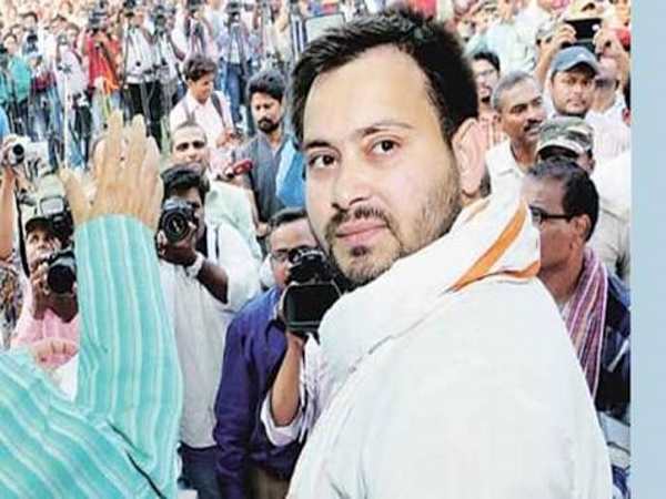 बिहार: 2020 में सीएम कैंडिडेट होंगे तेजस्वी यादव, लालू ने शुरू की तैयारी बिहार: 2020 में सीएम कैंडिडेट होंगे तेजस्वी यादव, लालू ने शुरू की तैयारी