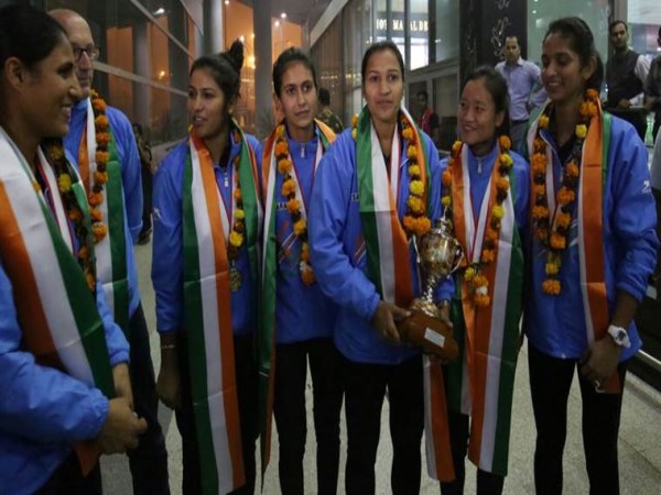 Indian women's hockey team arrived in Delhi after winning AsiaCup2017 Indian women's hockey team arrived in Delhi after winning AsiaCup2017