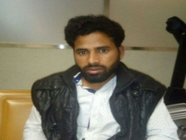 यूपी ATS ने ISIS के संदिग्ध आतंकी अबु जाहिद को मुंबई एयरपोर्ट से किया गिरफ्तार यूपी ATS ने ISIS के संदिग्ध आतंकी अबु जाहिद को मुंबई एयरपोर्ट से किया गिरफ्तार